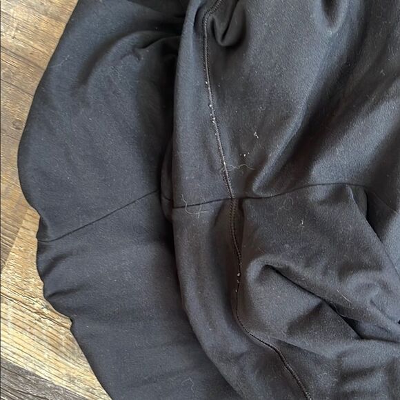 4 piece XS workout bundle! Buffbunny, carbon38, girlfriend collective and Varley - Picture 16 of 16